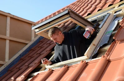 Pose de fenêtres de toit Velux à Urcuit
